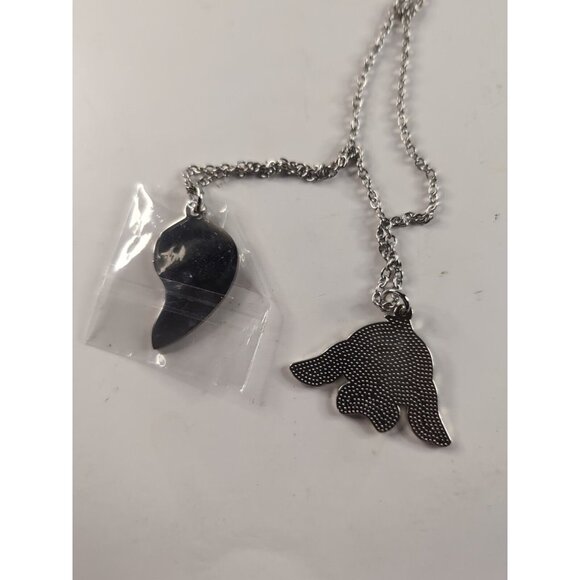 Lilo and Stitch - Stitch Necklace with BE FRIE Charm - Picture 2 of 3